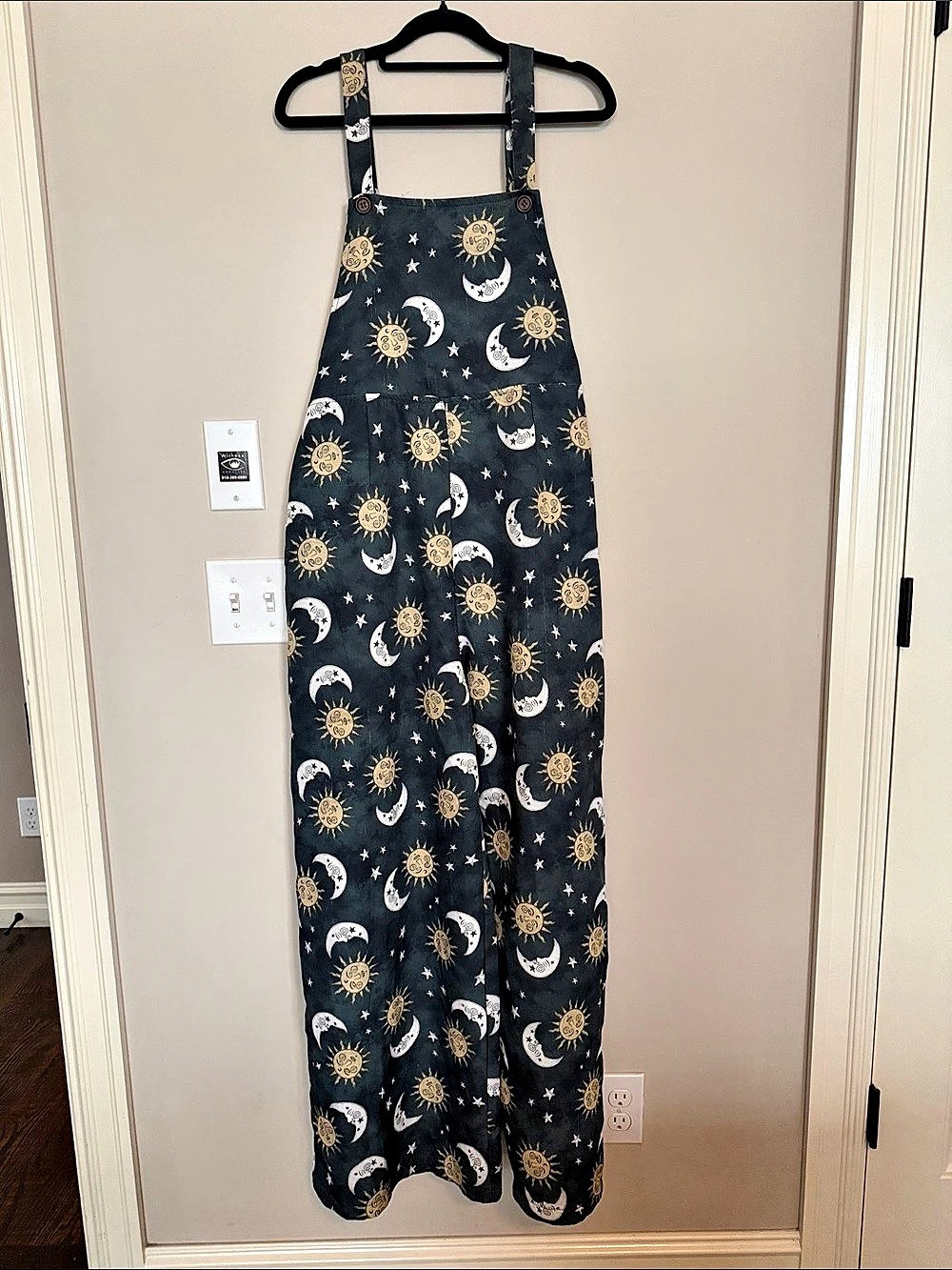 ROMWE Sun & Moon Print Overall Jumpsuit Black & Gold Large